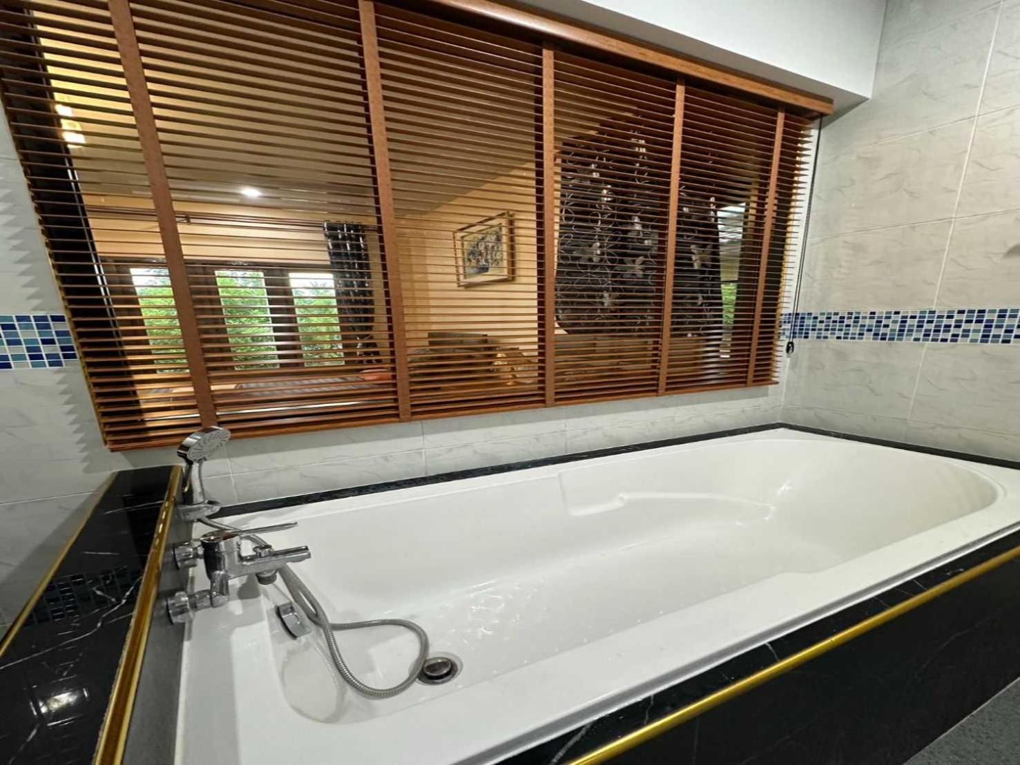Capital O 75518 Baan Rose Resort อ่าวลึก ภายนอก รูปภาพ