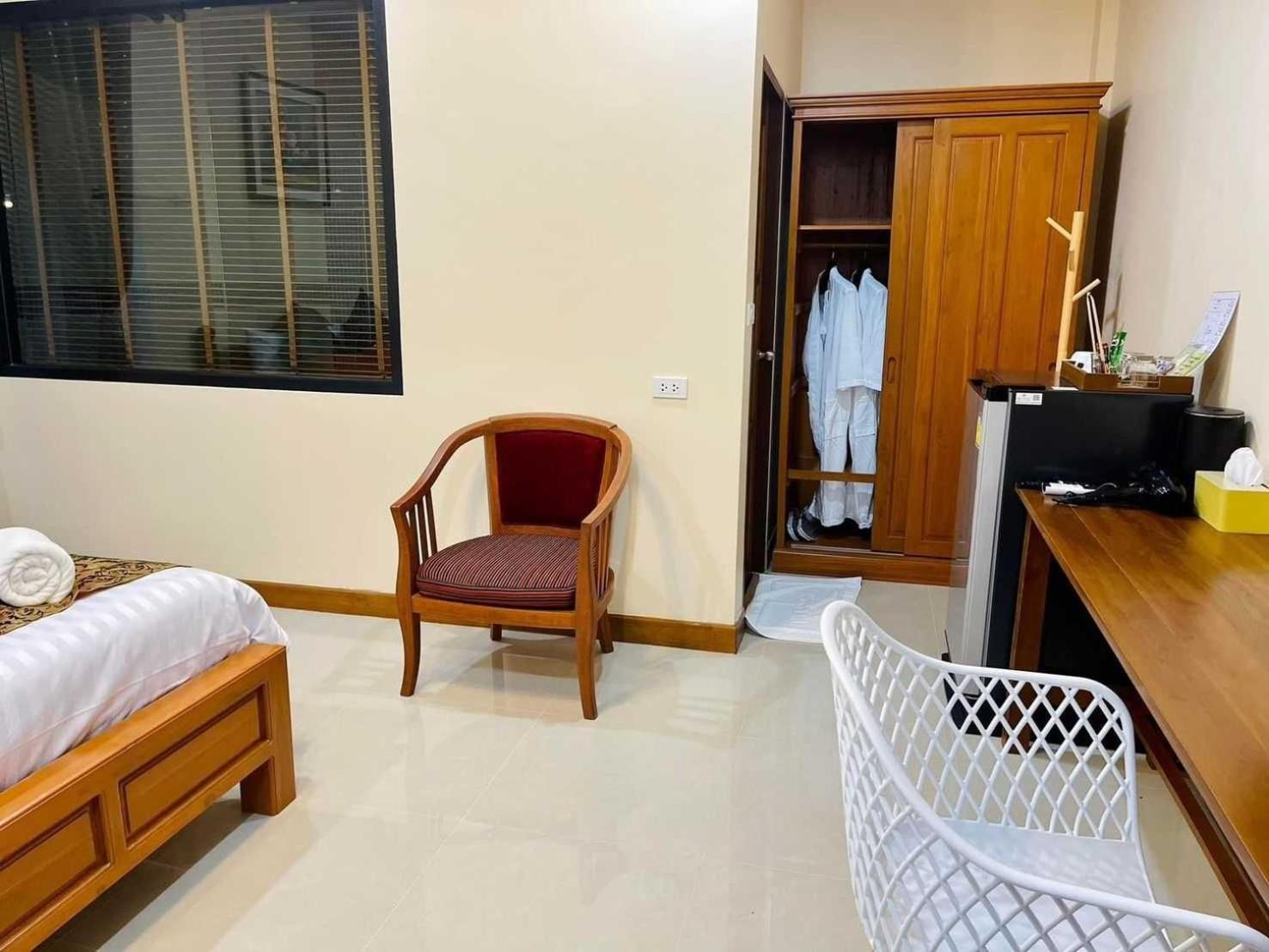 Capital O 75518 Baan Rose Resort อ่าวลึก ภายนอก รูปภาพ