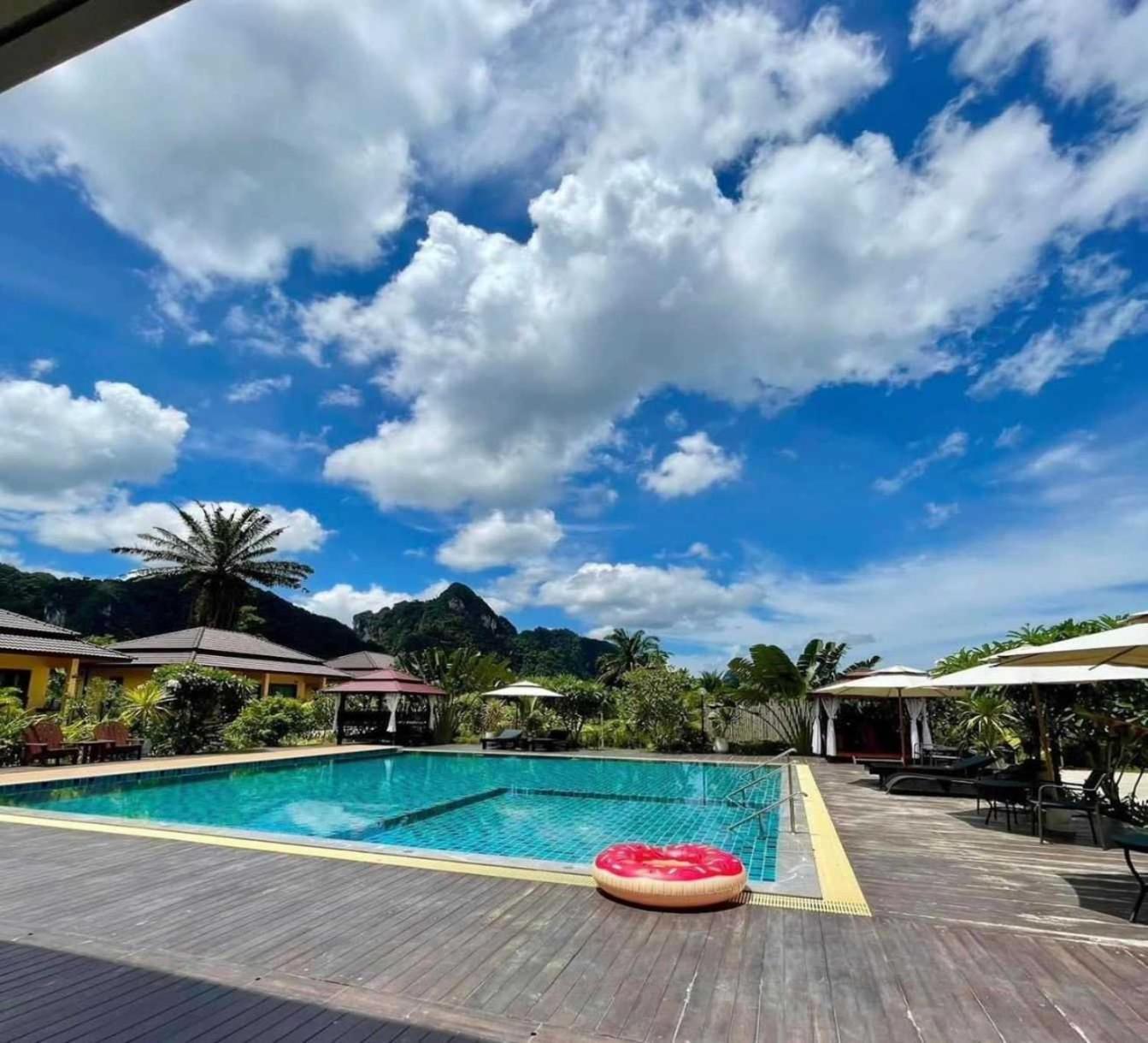 Capital O 75518 Baan Rose Resort อ่าวลึก ภายนอก รูปภาพ
